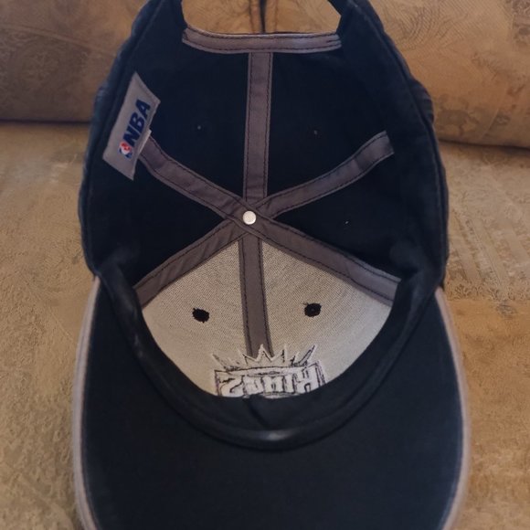 Black Sacramento Kings Strapback Hat - Picture 5 of 6